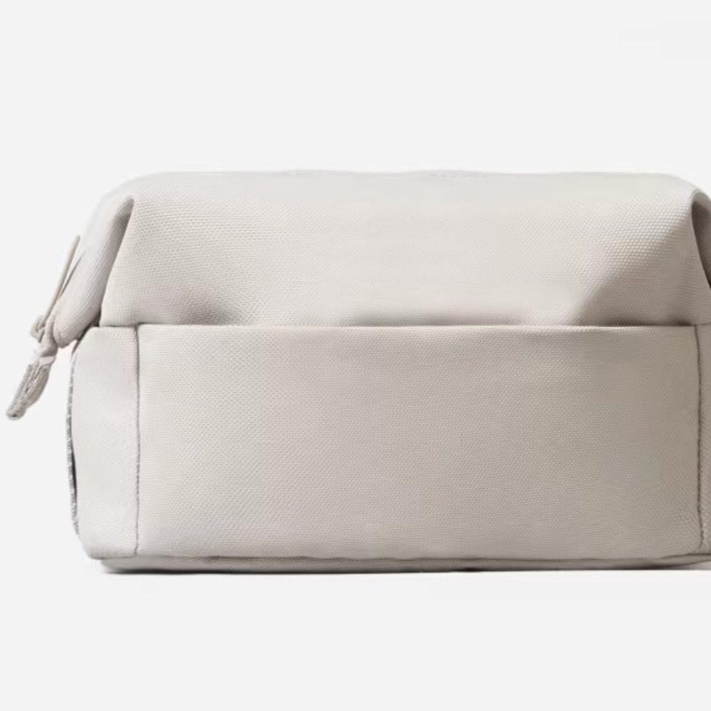 Everlane Makeup/ Toiletry Bag